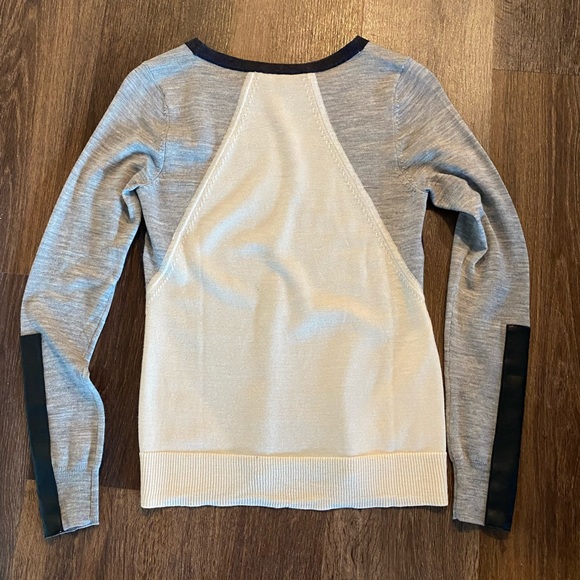 AT merino wool color block sweater with leather patching on sleeve XS - Picture 2 of 2